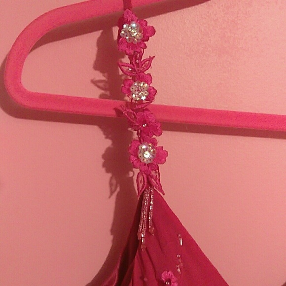 This dress is perfect for any dressy occasion - Picture 6 of 6